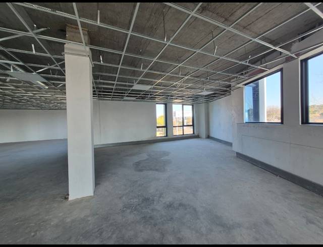 3,438M² OFFICE TO LET IN WAVERLEY